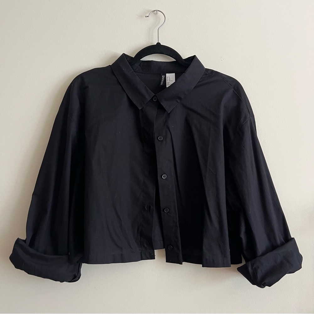 H&M CROPPED BUTTON DOWN